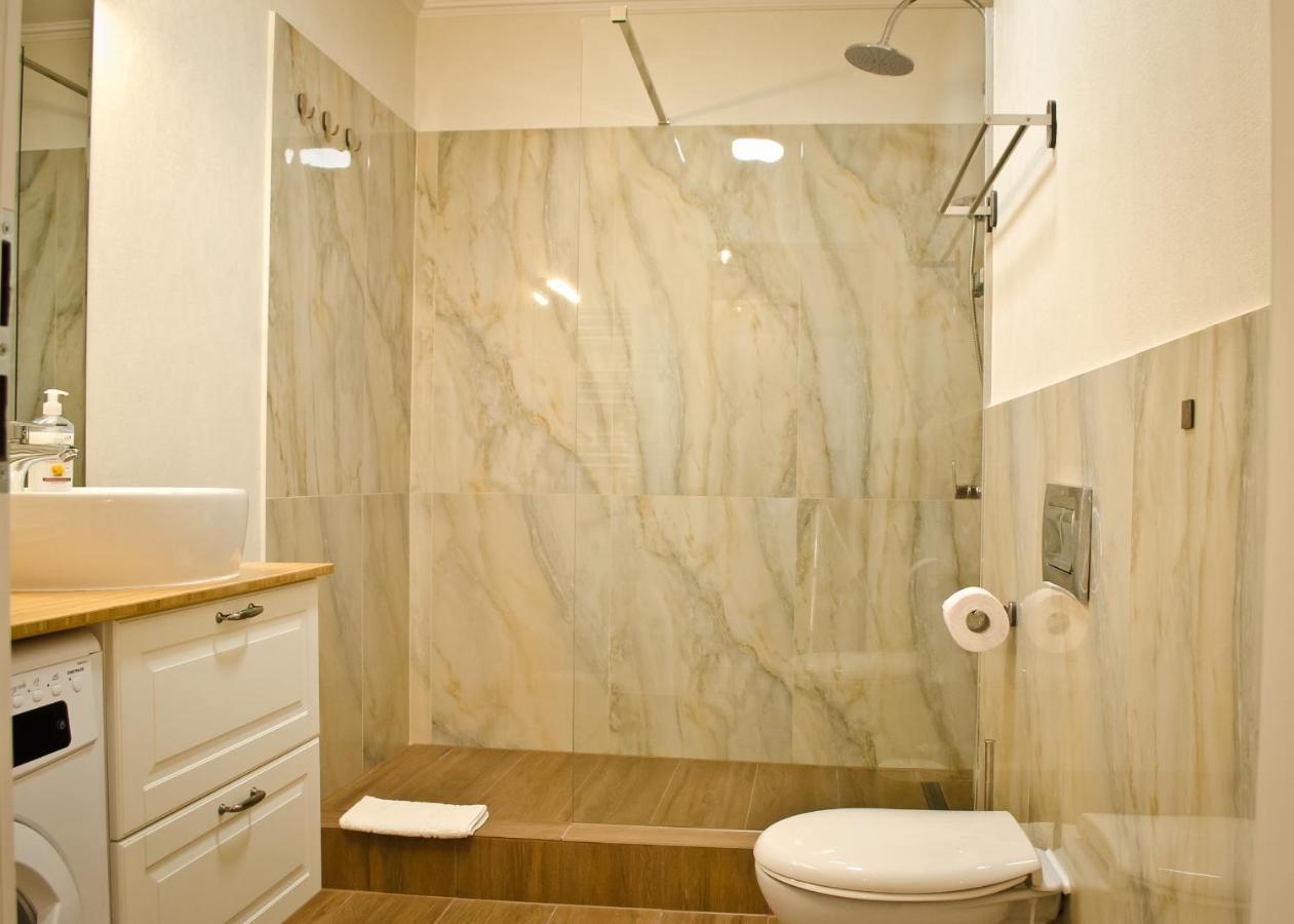 Ferienwohnung Amber Studio Oradea Exterior foto